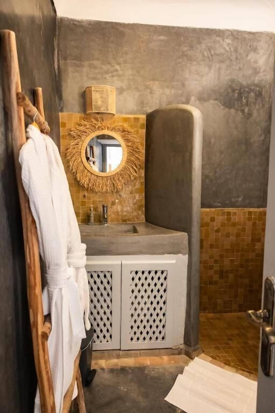Superior Double Room - Courtyard View - Casablanca | Bathroom