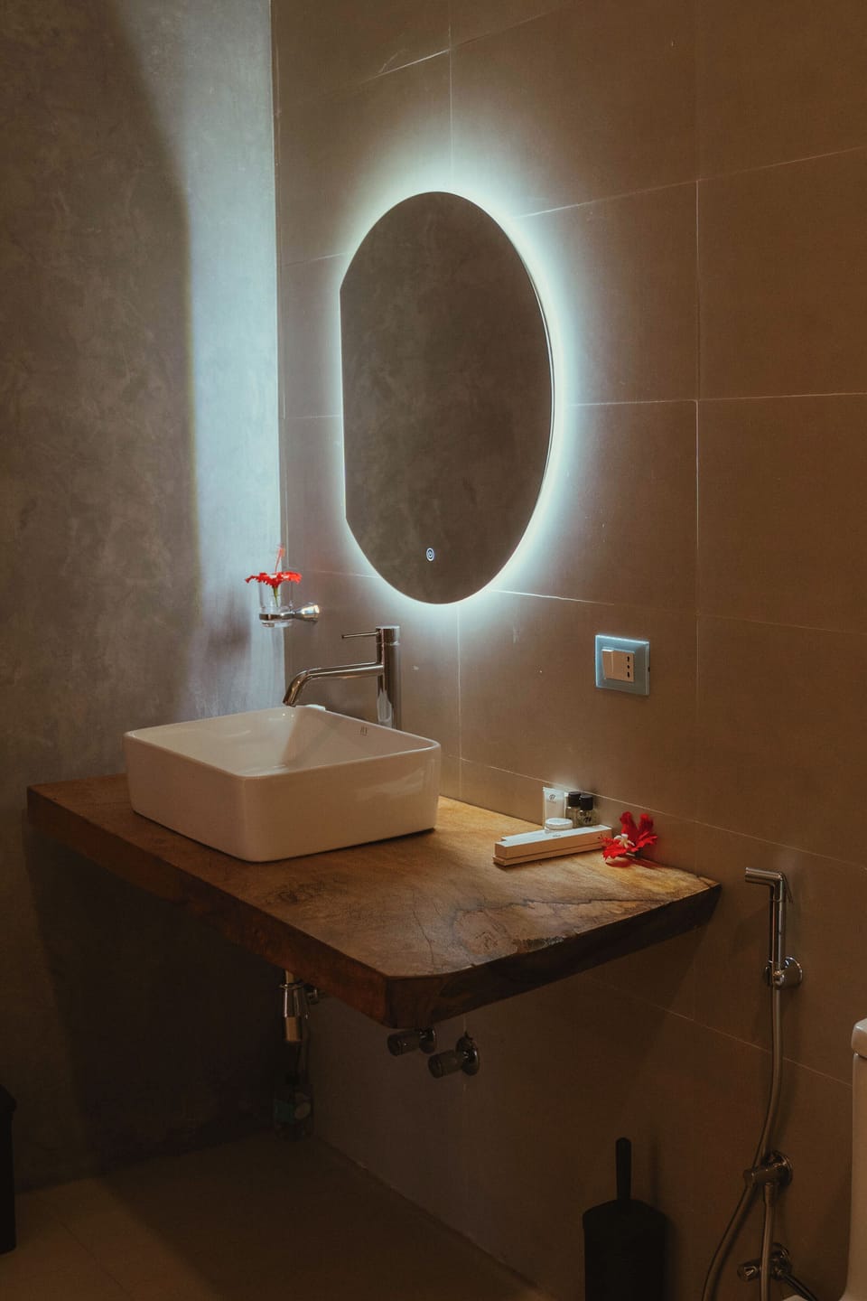 Deluxe Suite, Pool View | Bathroom | Separate tub and shower, rainfall showerhead, hair dryer, slippers