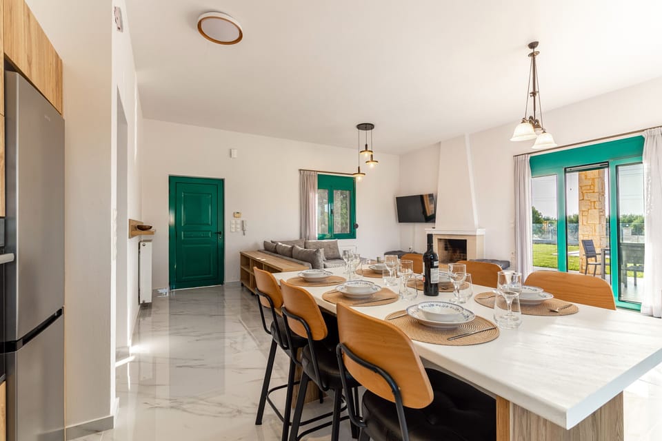 Villa, 3 Bedrooms, Smoking, Private Pool | In-room dining