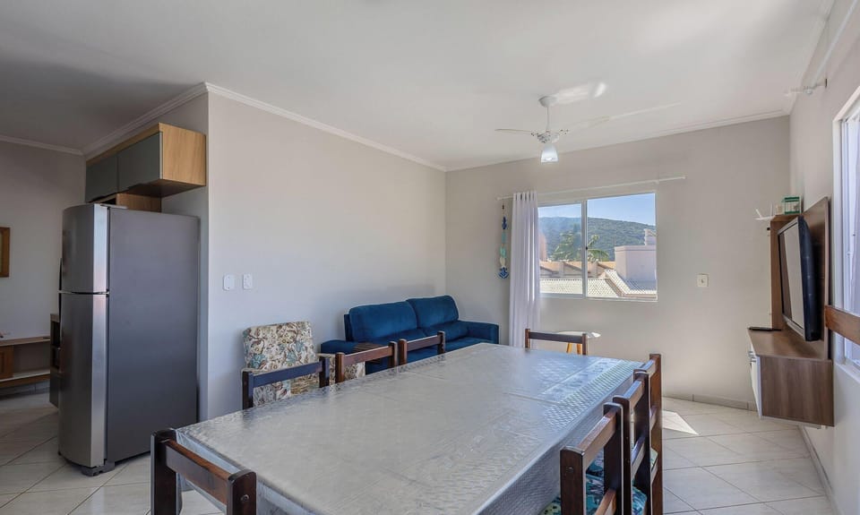Basic Apartment | Dining