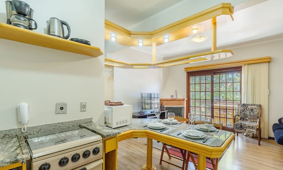 Basic Apartment | Private kitchen | Cookware/dishes/utensils