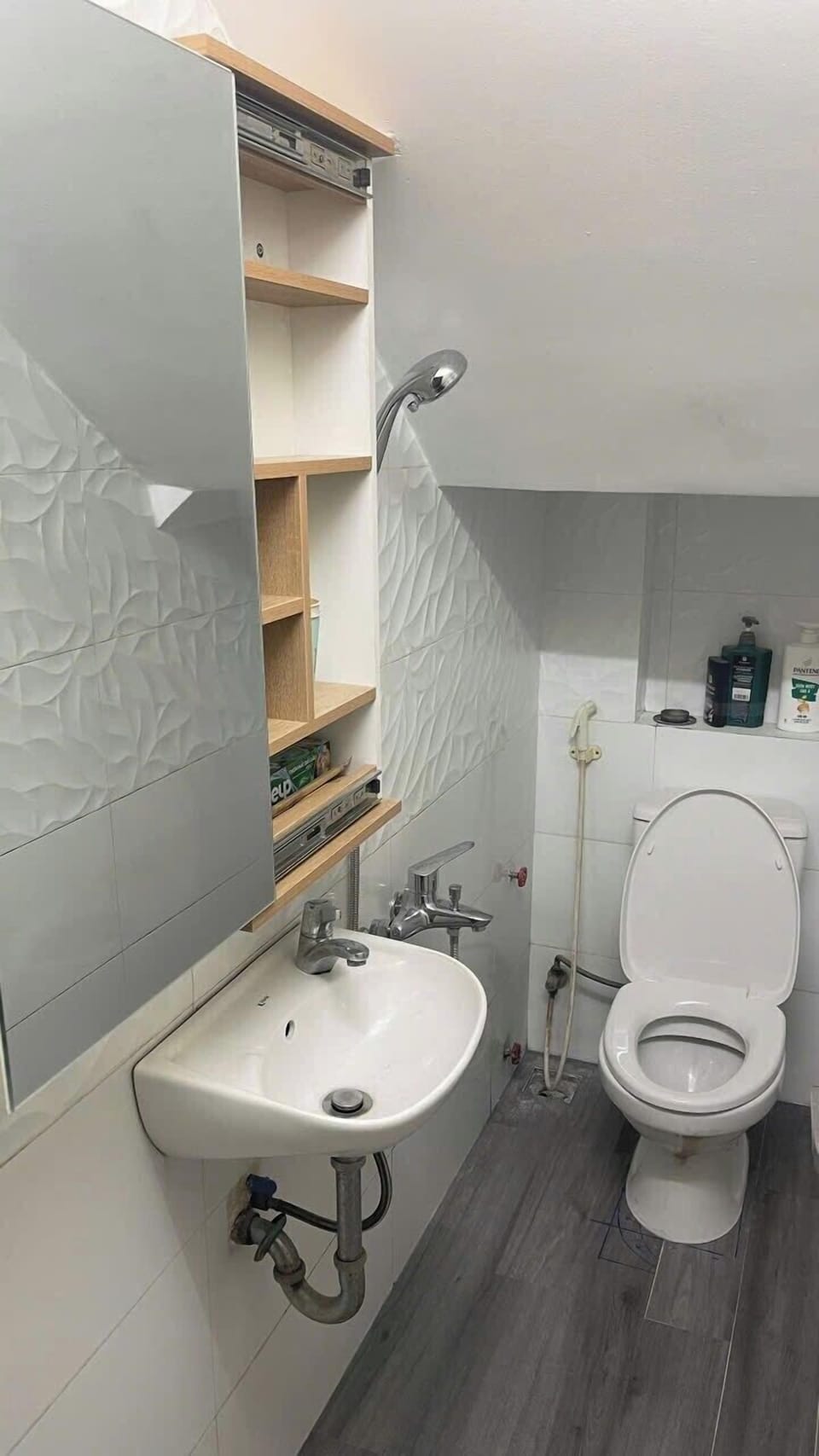 Superior Studio Suite, City View | Bathroom