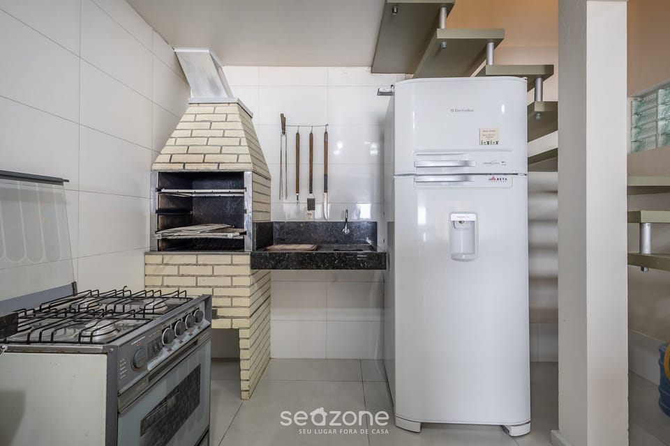 Basic Chalet | Private kitchen | Cookware/dishes/utensils