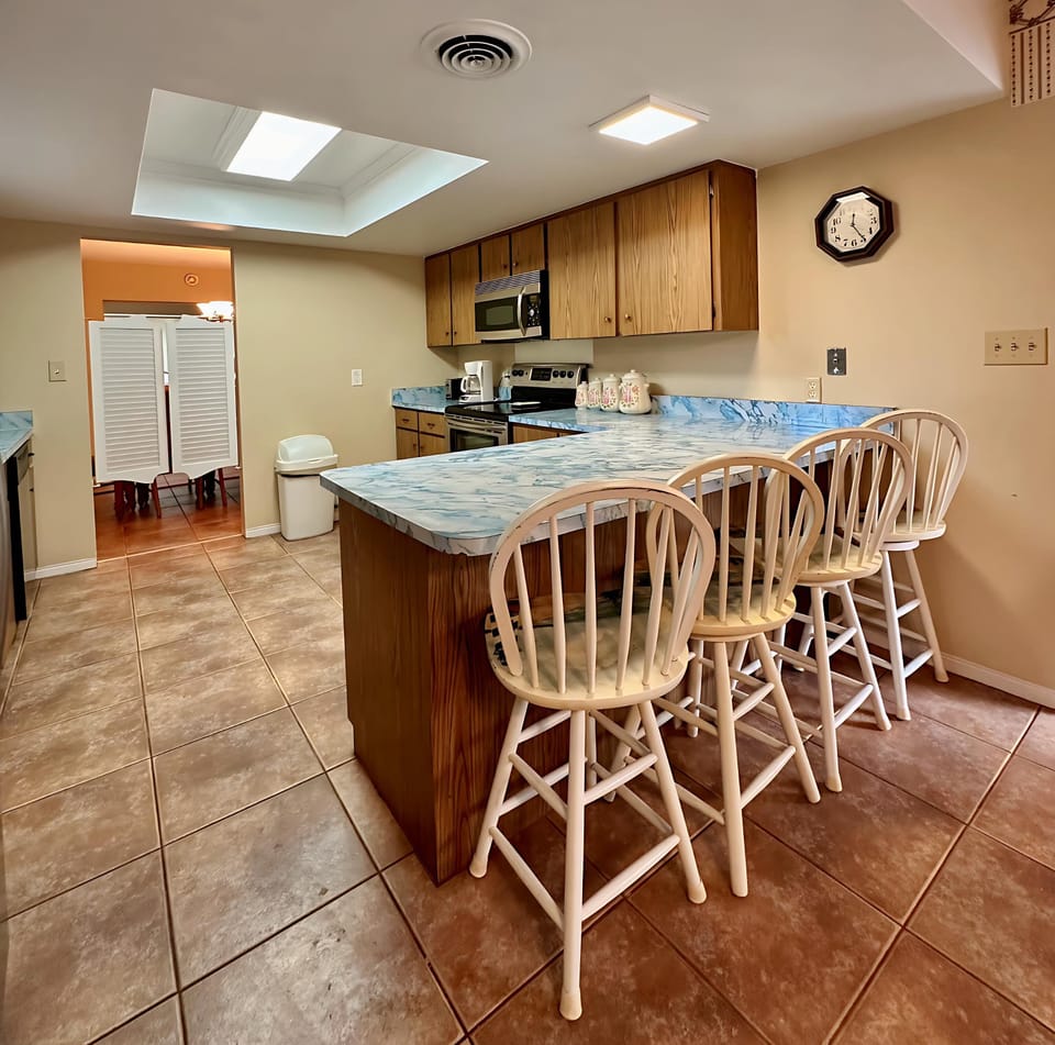 House, Multiple Beds, Patio, Garden View (Speed & Sand) | Private kitchen | Dining tables