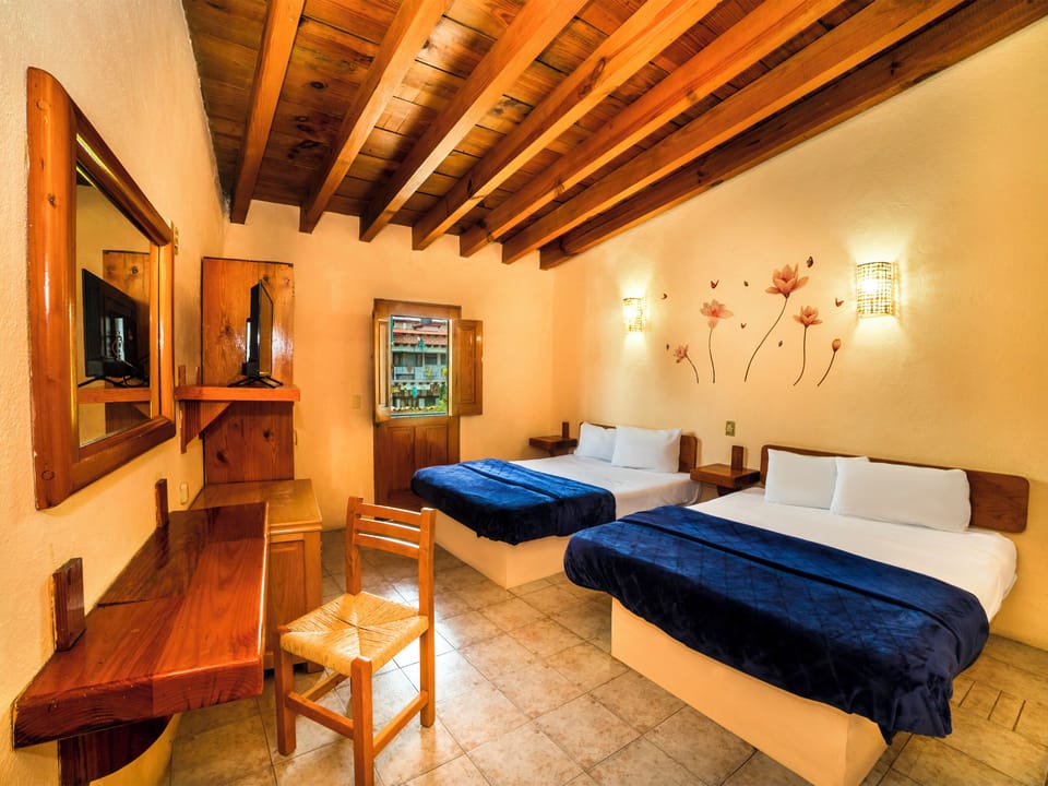 Quadruple Room | Free WiFi, bed sheets