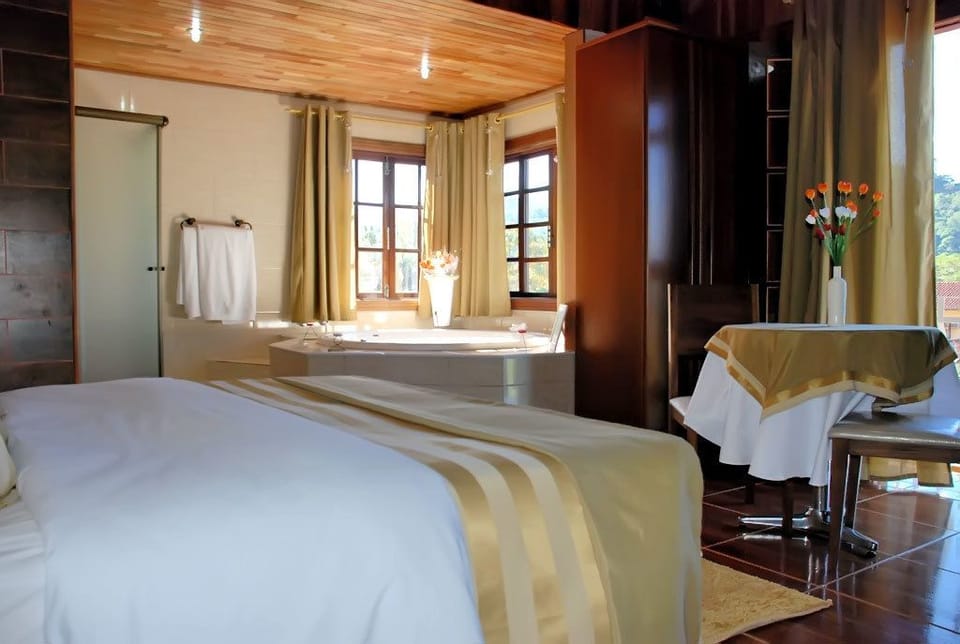 Loft | Minibar, blackout drapes, free WiFi, bed sheets