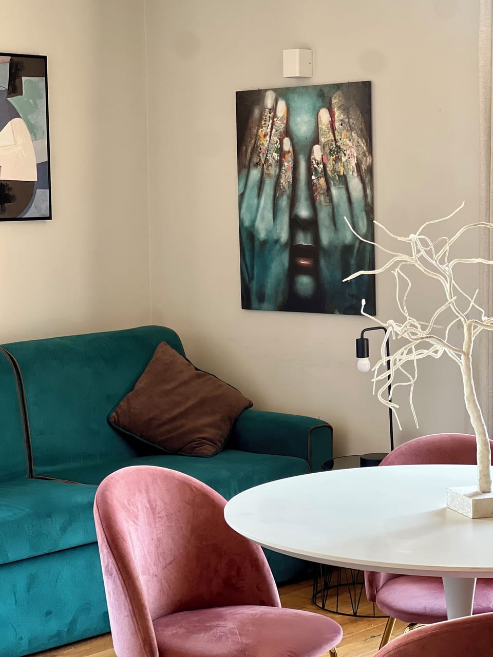 Executive Suite, Balcony, City View | Living area | TV