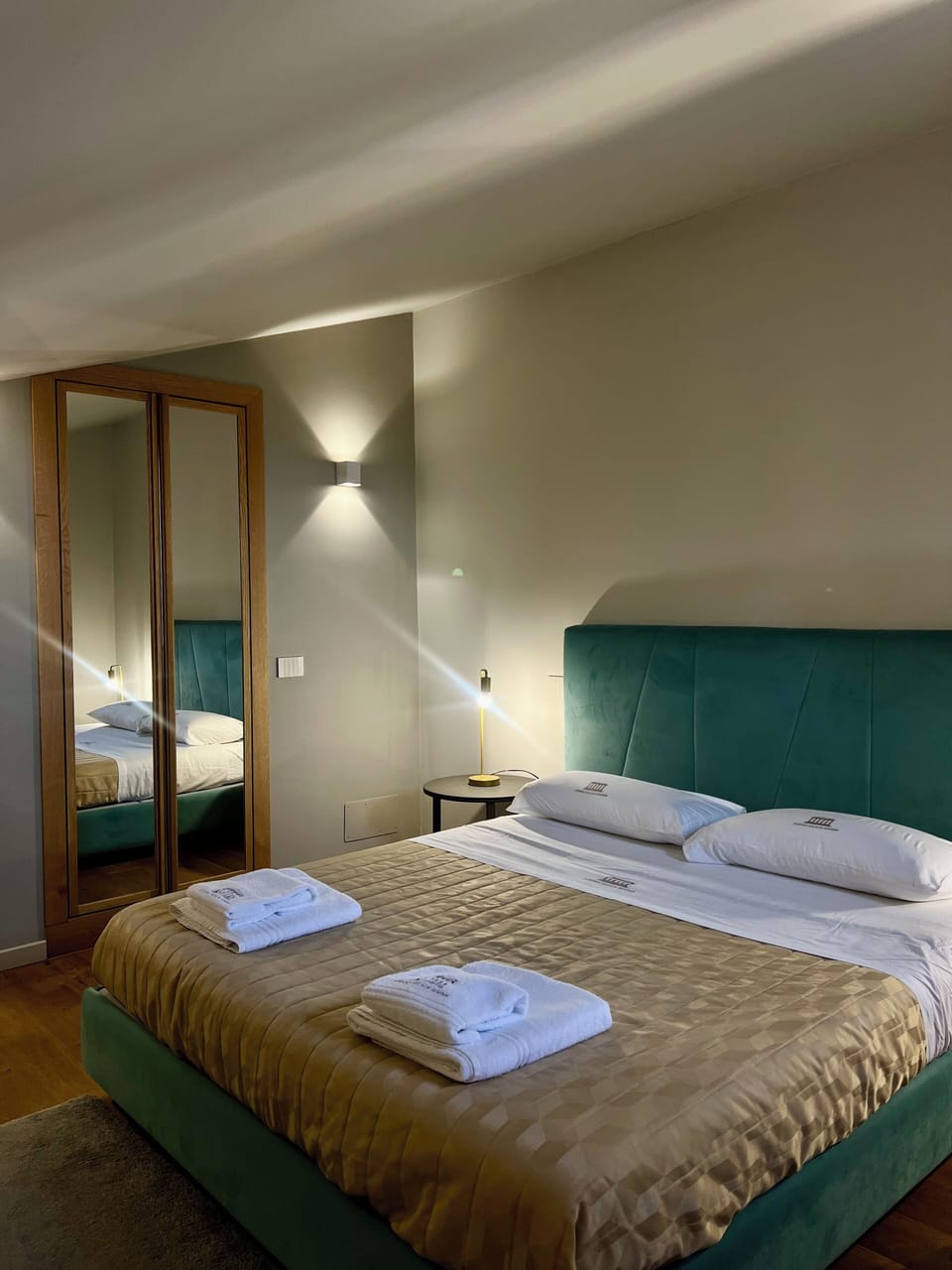 Executive Suite, Balcony, City View | Down comforters, soundproofing, iron/ironing board, free WiFi