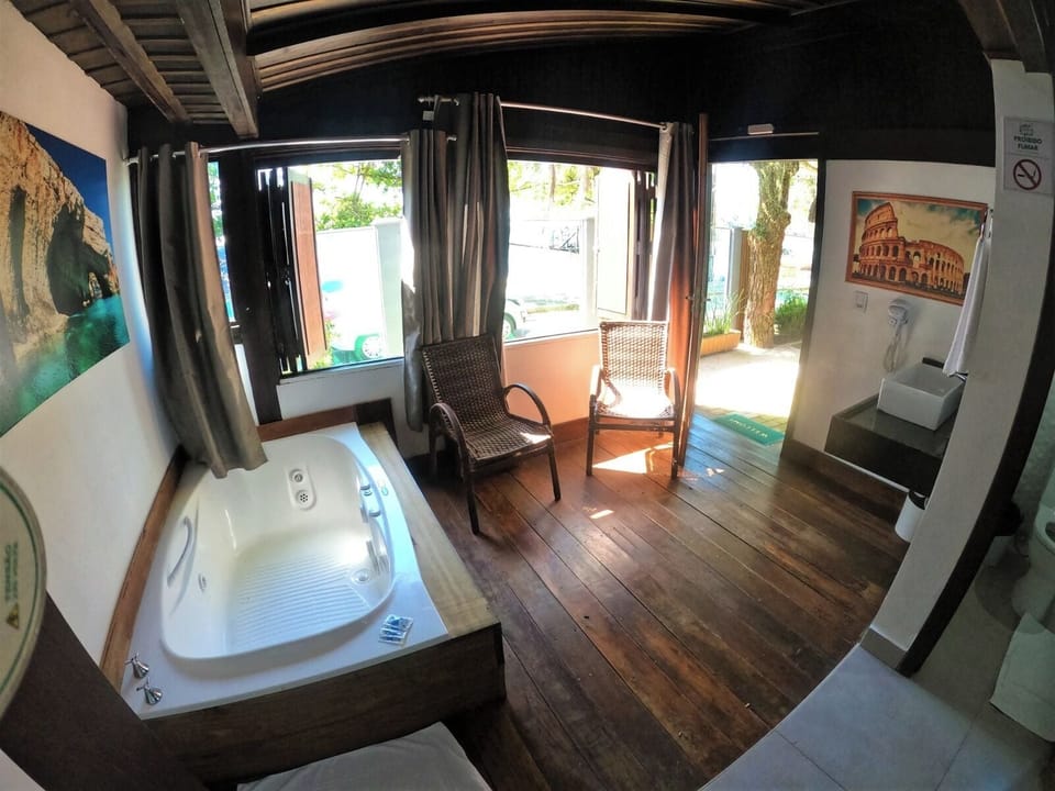 Deluxe Double Room | 1 bedroom, minibar, individually furnished, laptop workspace