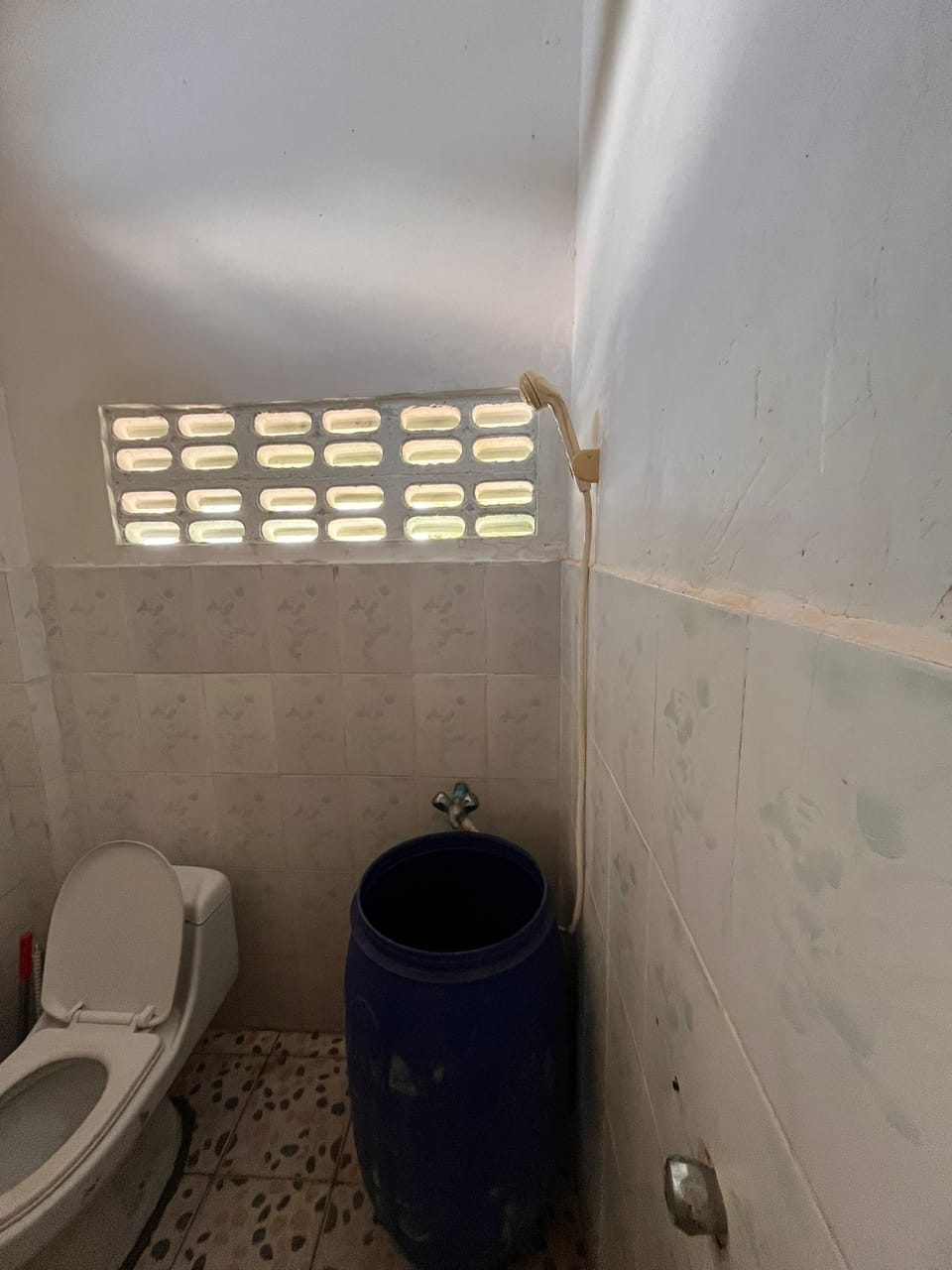 Basic Room | Shared bathroom