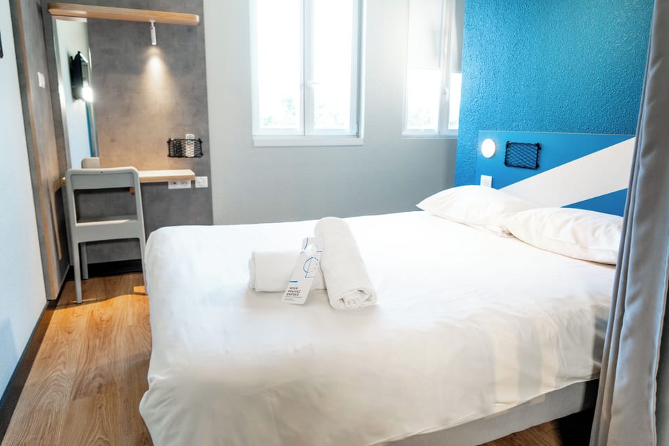 Standard Room, 1 Double Bed, Accessible | Soundproofing