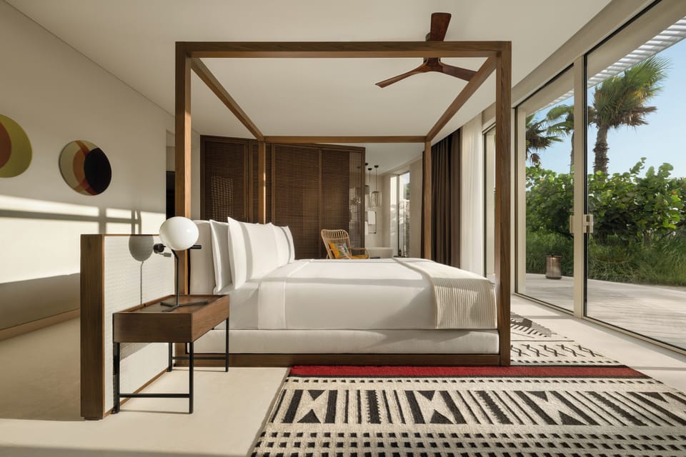 Premium bedding, minibar, blackout drapes, WiFi (free)