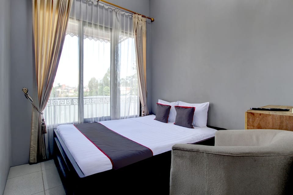 Standard Double Room | WiFi (free), bed sheets