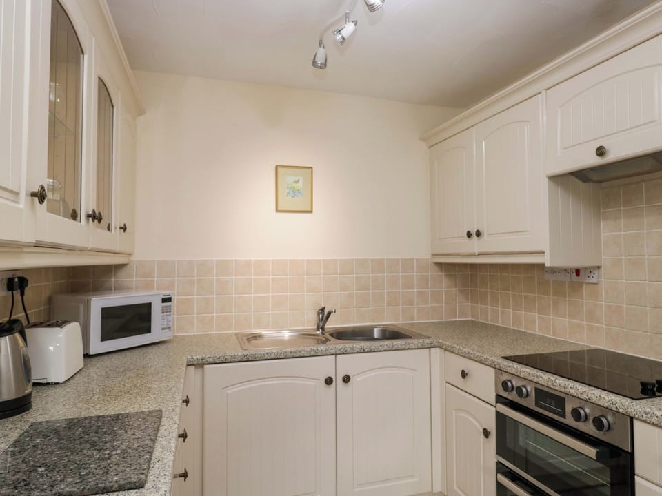 Dishwasher, cookware/dishes/utensils