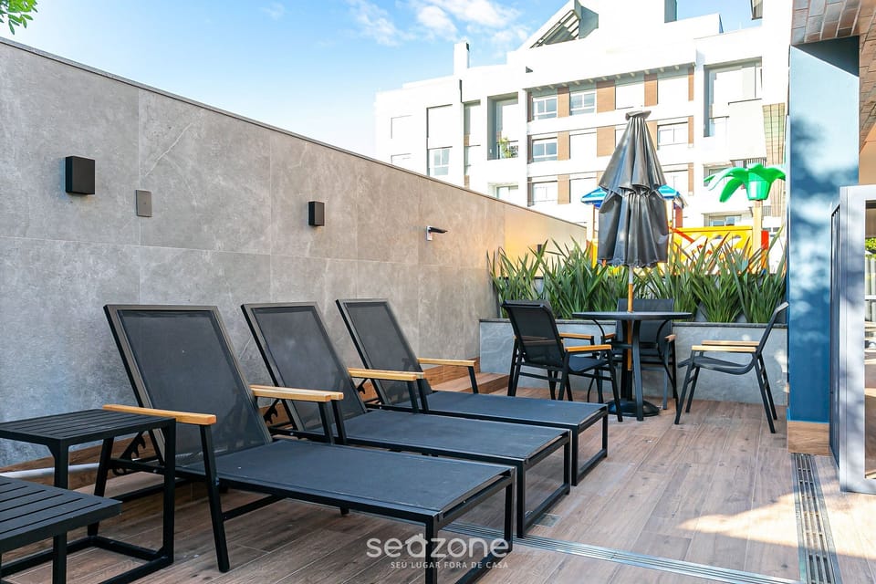Basic Apartment | Outdoor dining