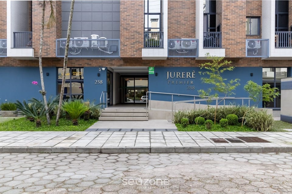 Basic Apartment | Exterior detail