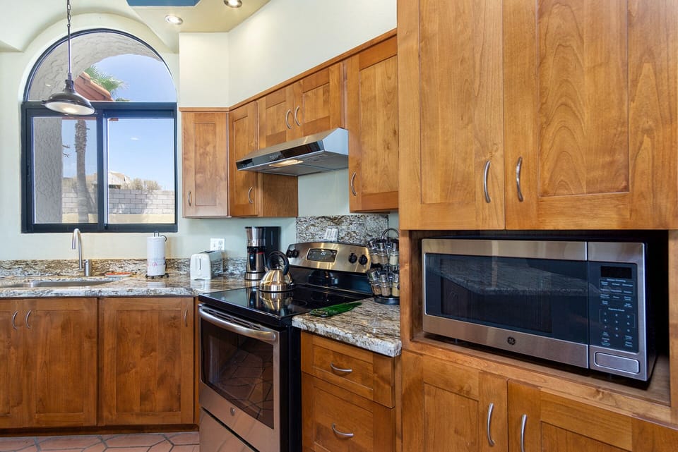 House, Multiple Beds, Balcony, Beach View (Casa Tres Amigas) | Private kitchen