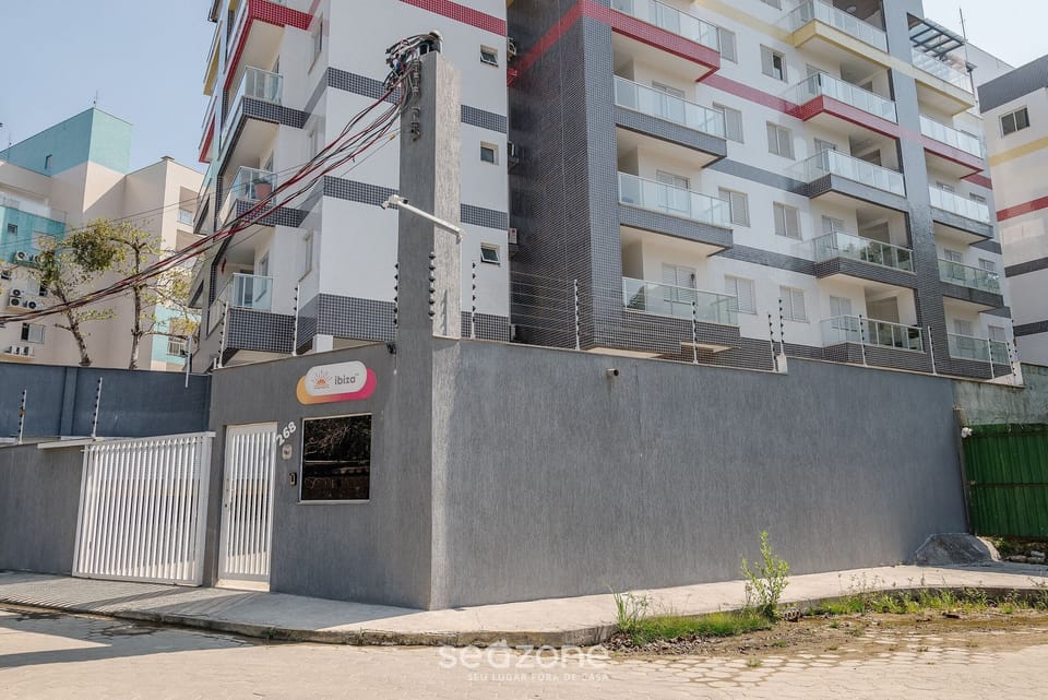 Basic Apartment | Exterior