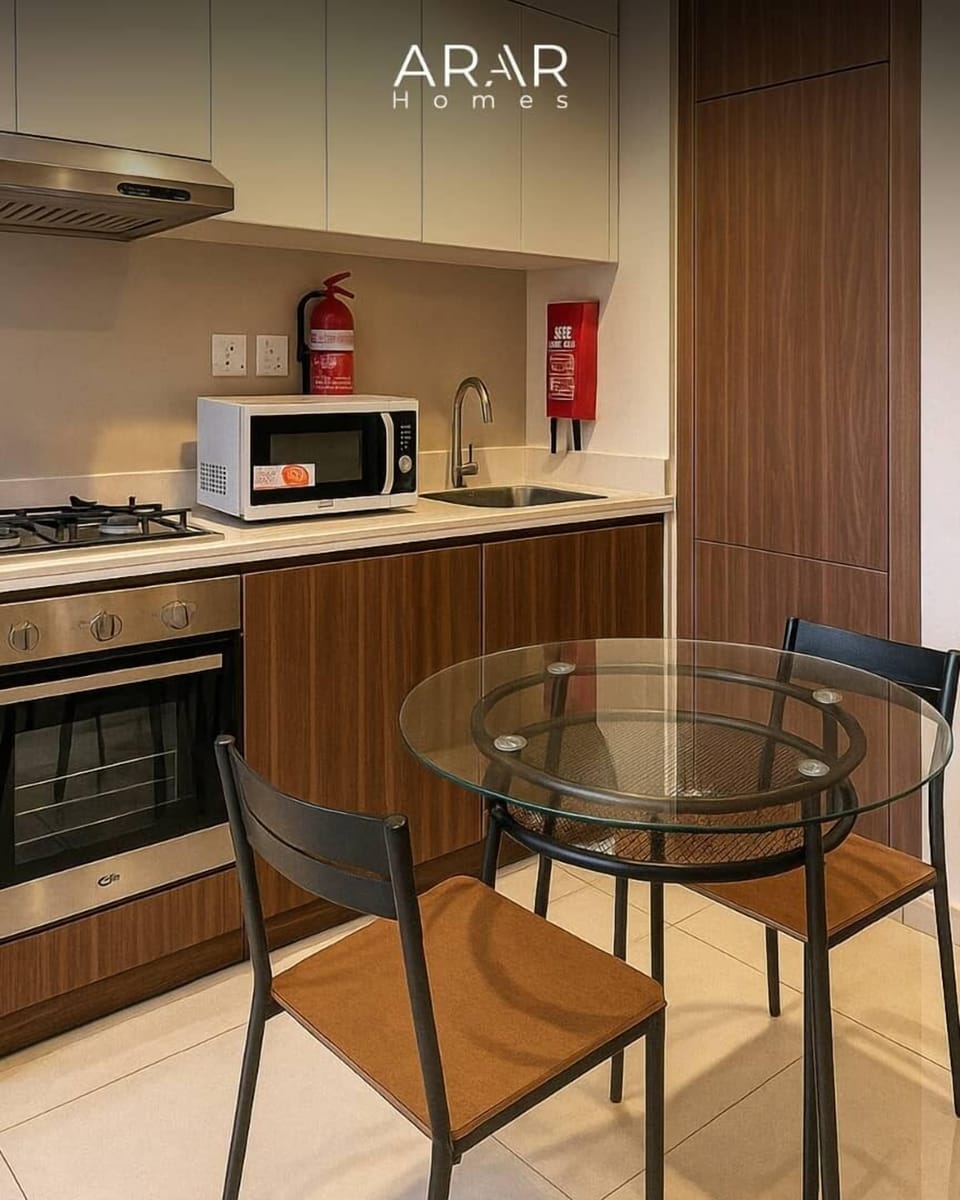 Apartment, City View | In-room dining