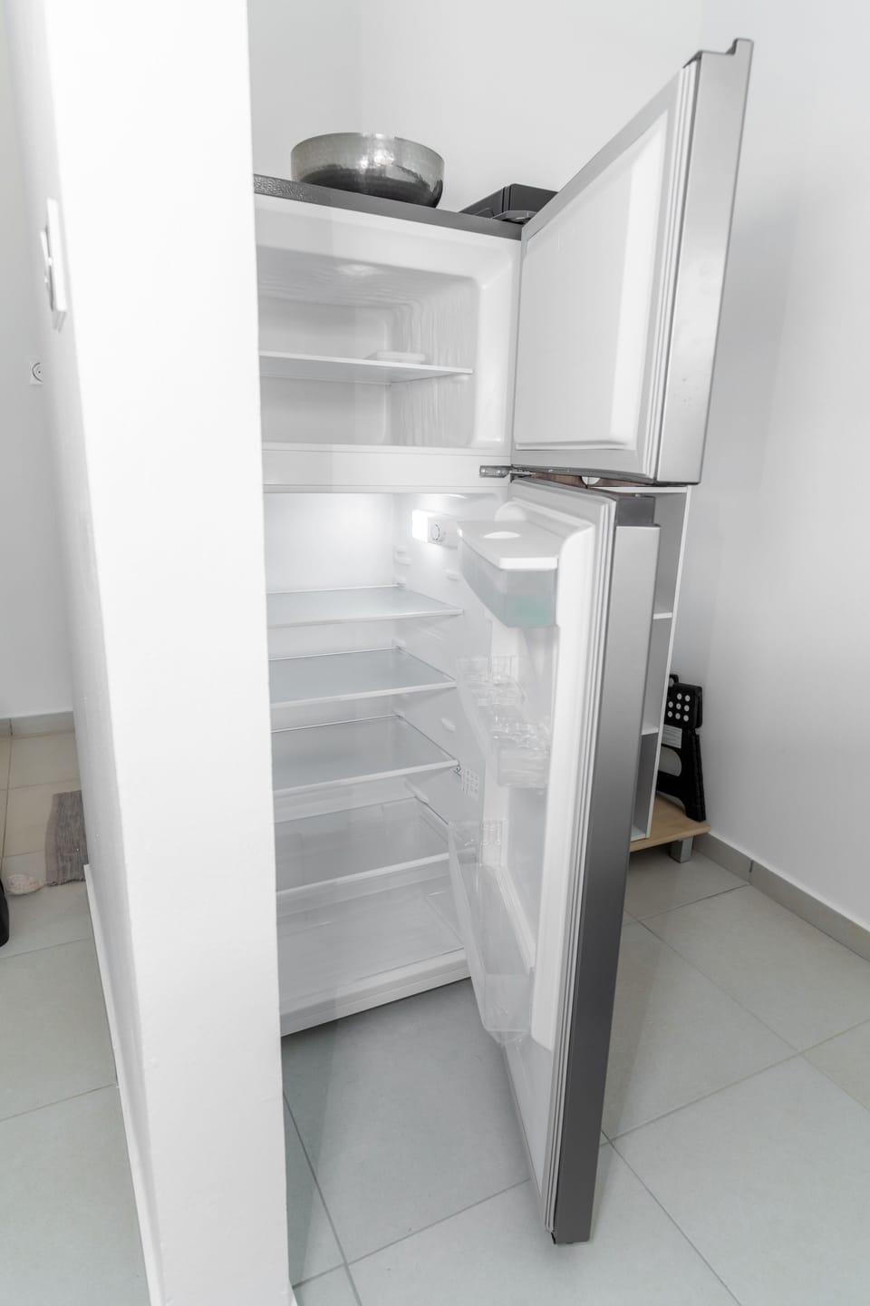 Deluxe Apartment, City View | Private kitchen