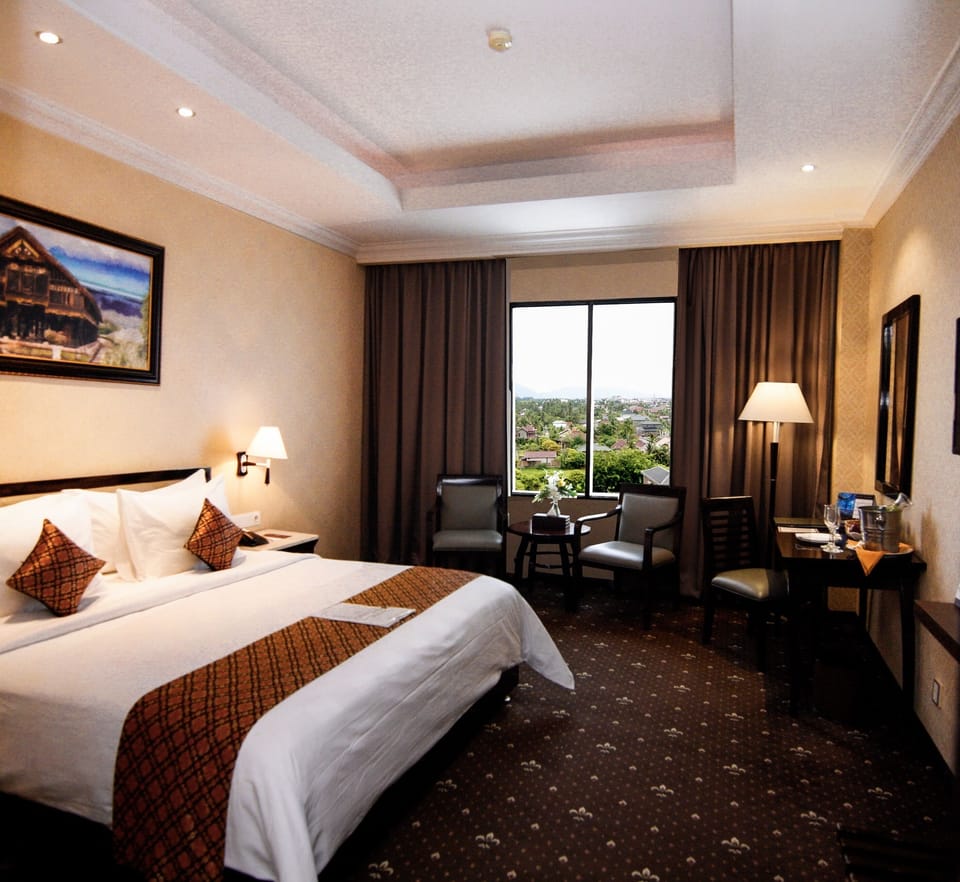 Minibar, in-room safe, desk, soundproofing