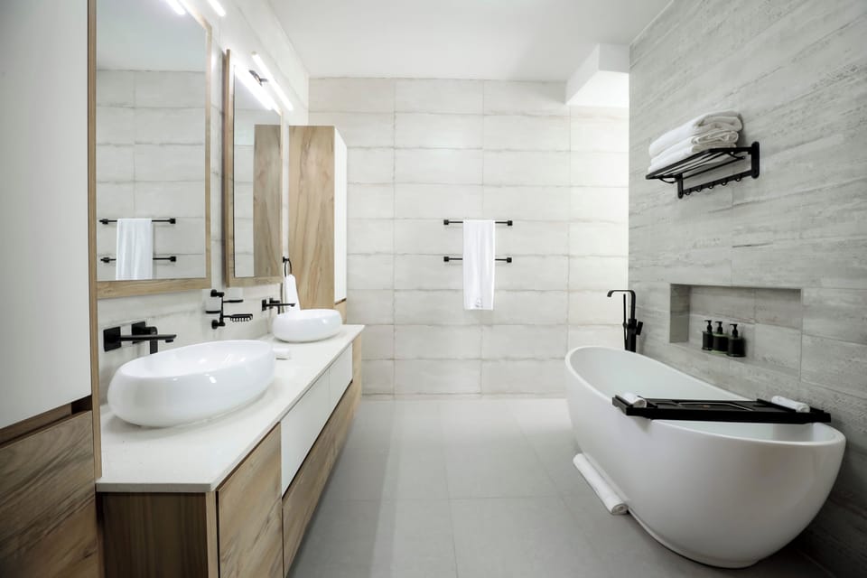 Penthouse, Balcony, City View | In-room safe, soundproofing, WiFi (free), bed sheets