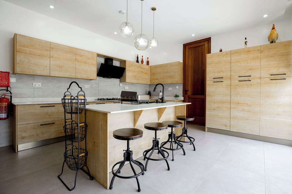 Penthouse, Balcony, City View | In-room safe, soundproofing, WiFi (free), bed sheets