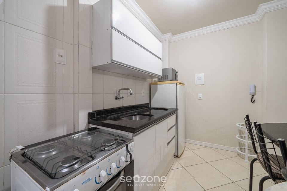 Basic Apartment | Private kitchen | Cookware/dishes/utensils