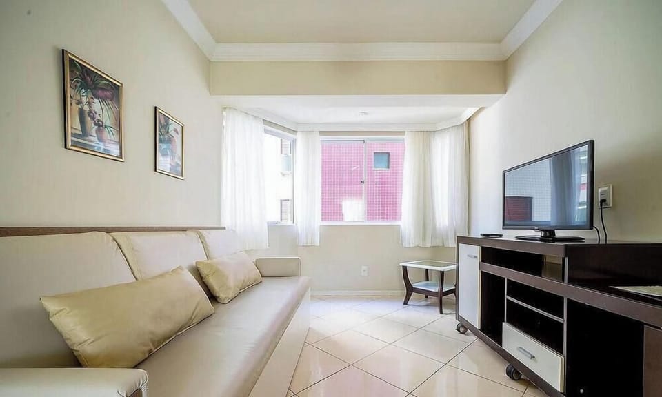 Basic Apartment | Living area
