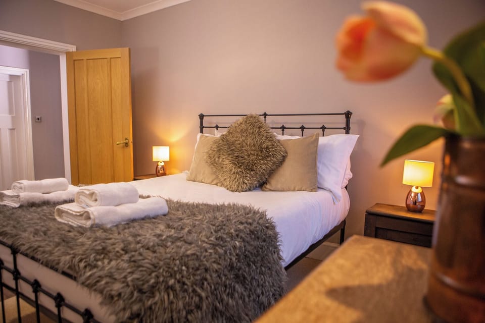 Deluxe Suite, Lake View