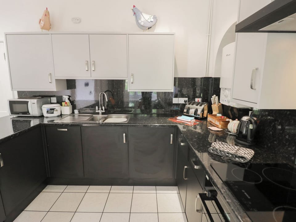 Fridge, microwave, dishwasher, toaster