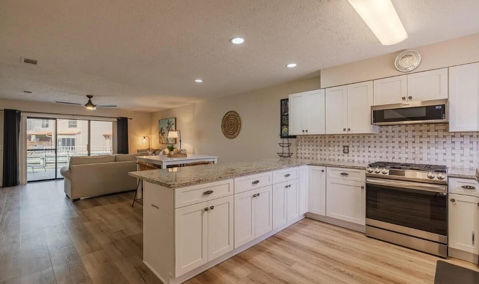 House, Multiple Beds (Gulf Highlands 229- St. Katherine Blv) | Private kitchen