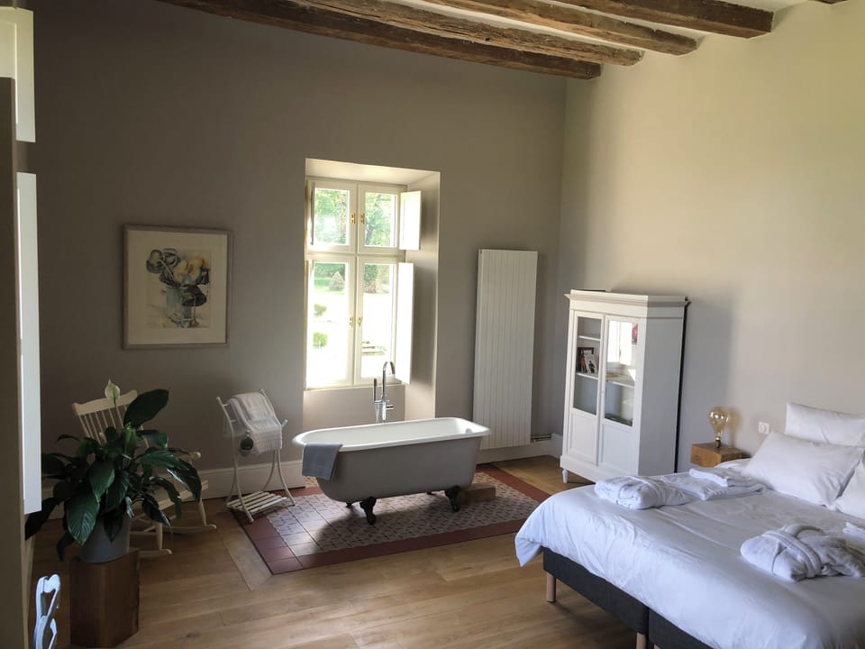 Deluxe Double Room, Private Bathroom | Individually decorated, individually furnished, free WiFi