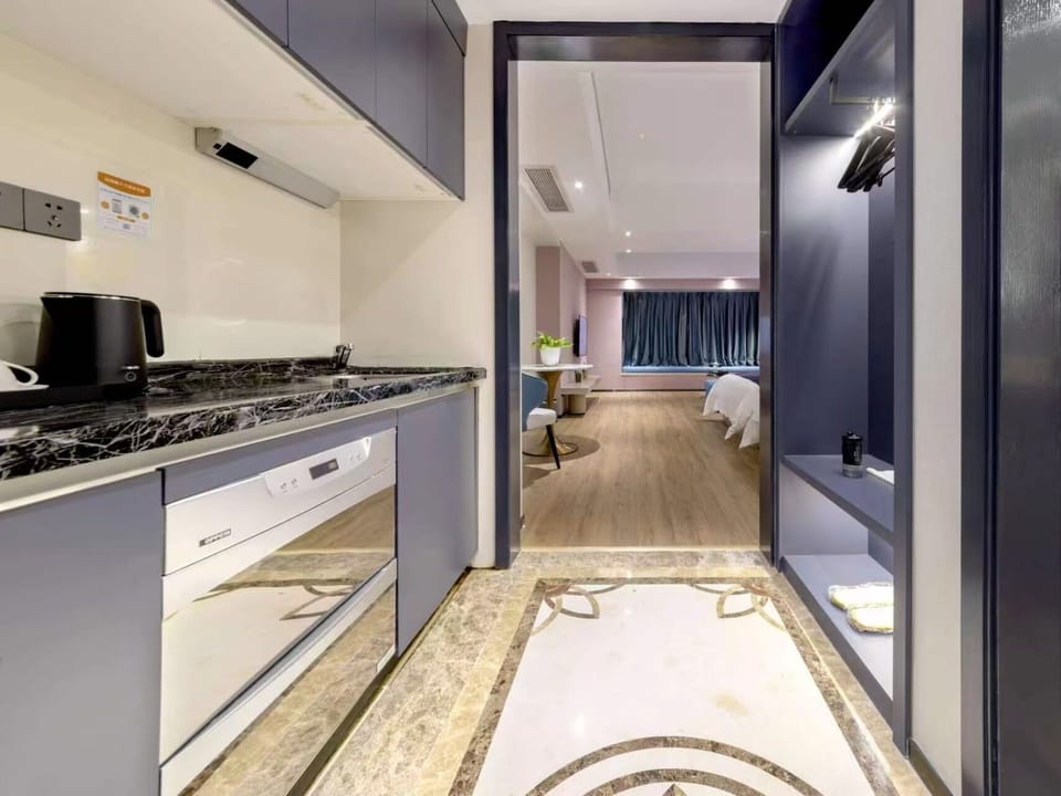 Standard Twin Room, City View | Private kitchenette | Mini-fridge, microwave, electric kettle, paper towels