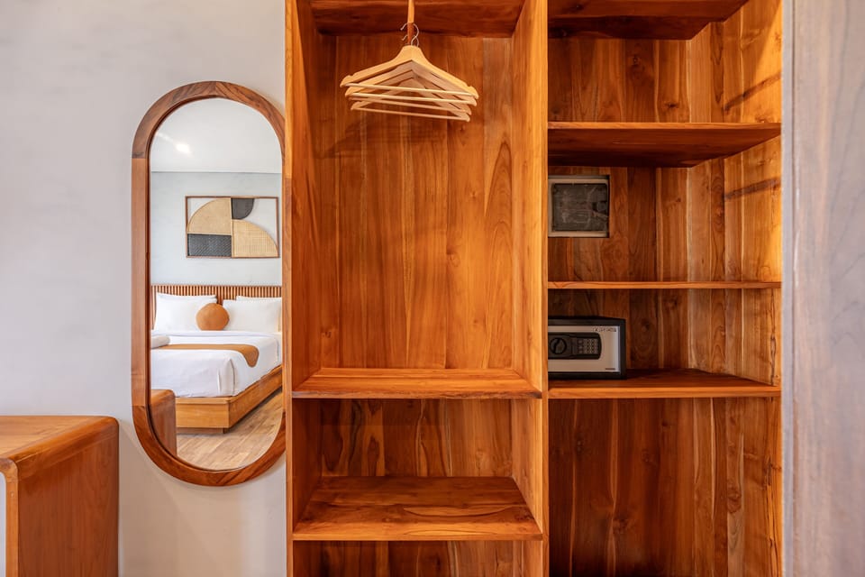 Deluxe Room | Wardrobe