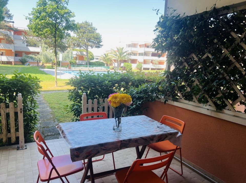 Studio, Balcony, Garden View | Outdoor dining