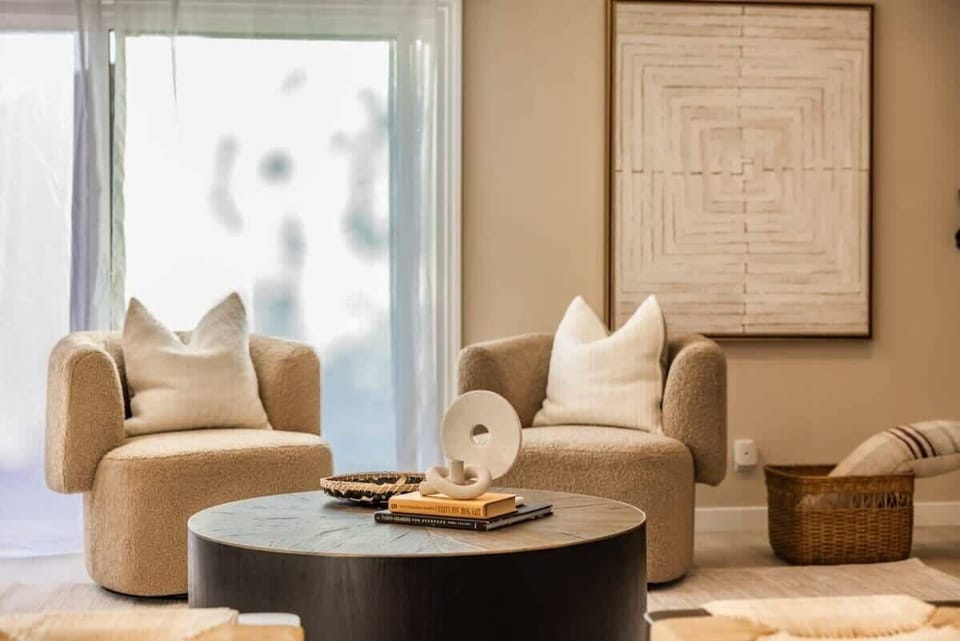 43-inch flat-screen TV with cable channels, fireplace, foosball