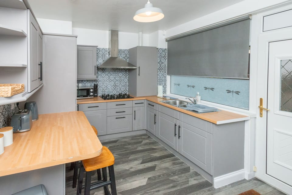 House, 3 Bedrooms | Private kitchen