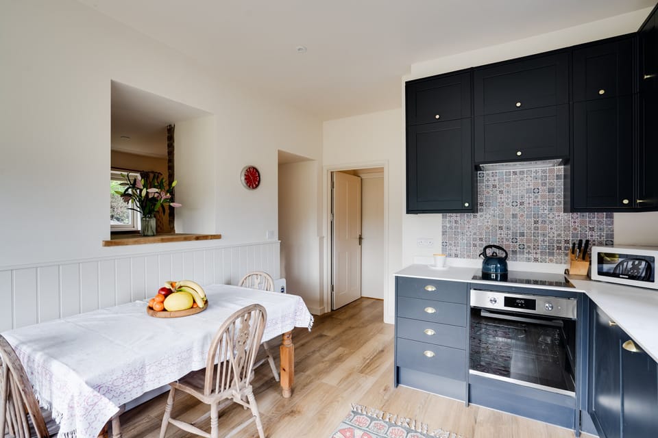 House, 2 Bedrooms | Private kitchen