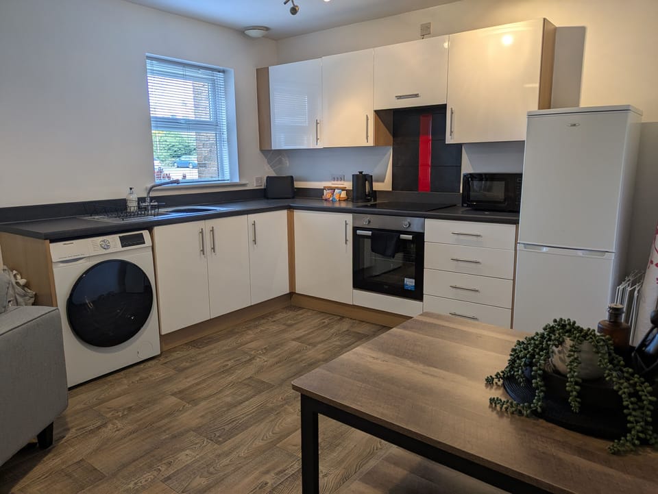 Apartment, 2 Bedrooms | Private kitchen