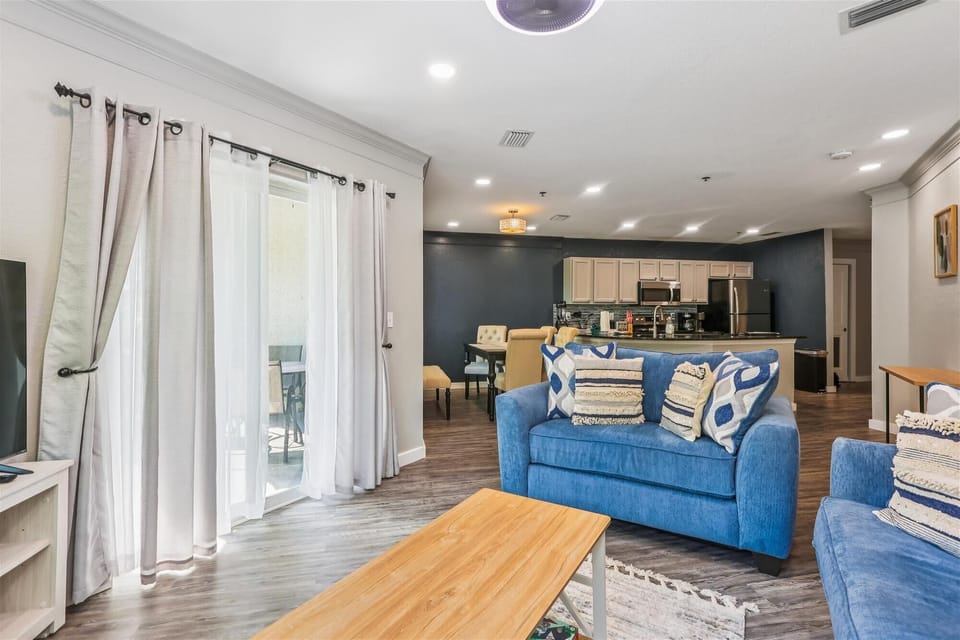 Condo, Multiple Beds, Hot Tub, Pool View (Ocean Gate I104) | Living area