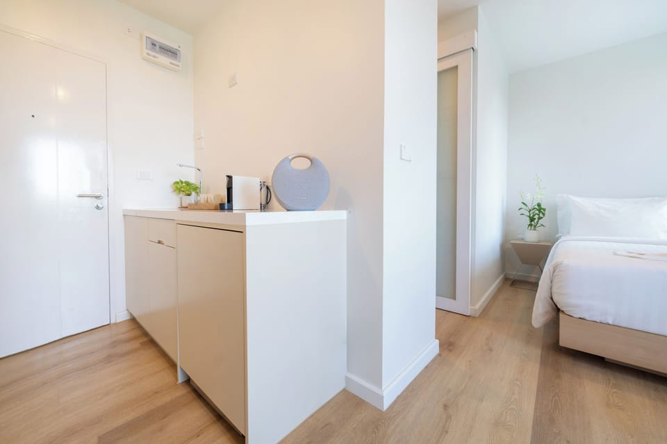 Apartment, Non Smoking, Balcony | In-room safe, iron/ironing board, WiFi (free)
