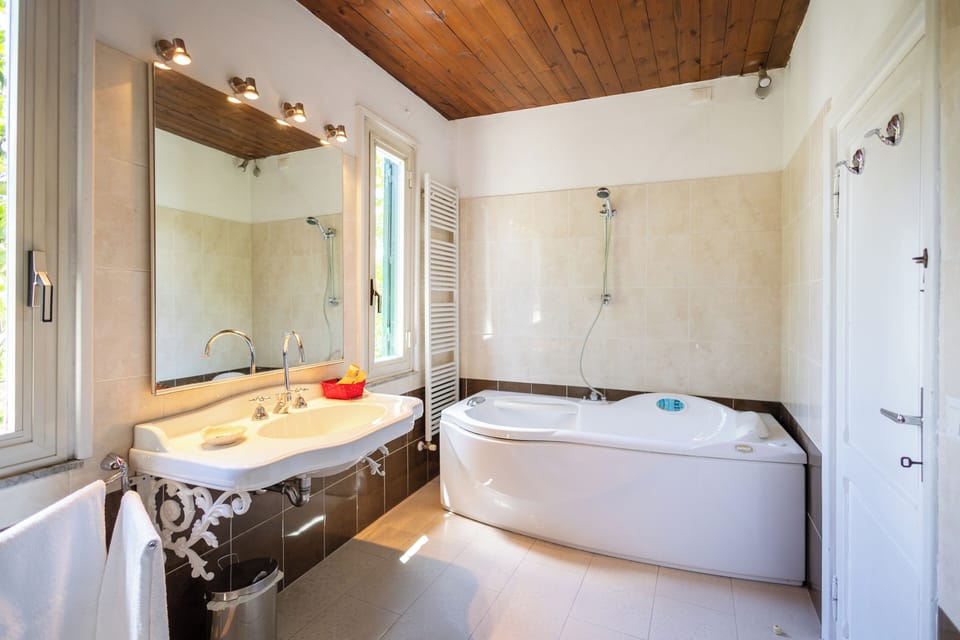 Double Room, Garden View | Bathroom | Slippers, bidet