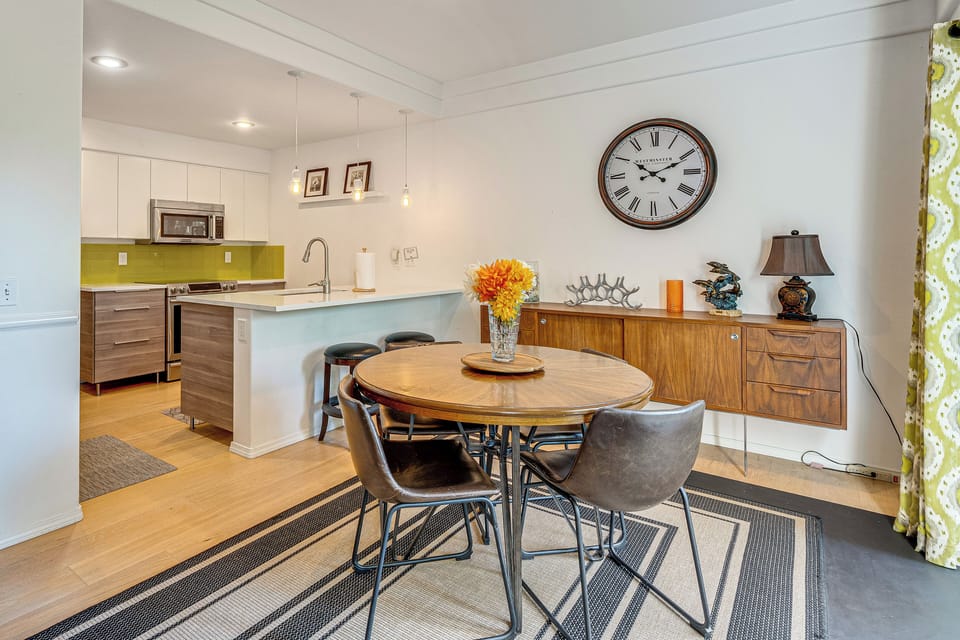 Apartment (3 Bedrooms) | Front of property