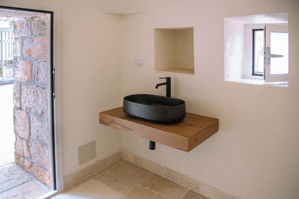 Luxury Villa, Garden View | Bathroom | Shower, hair dryer, bathrobes, bidet