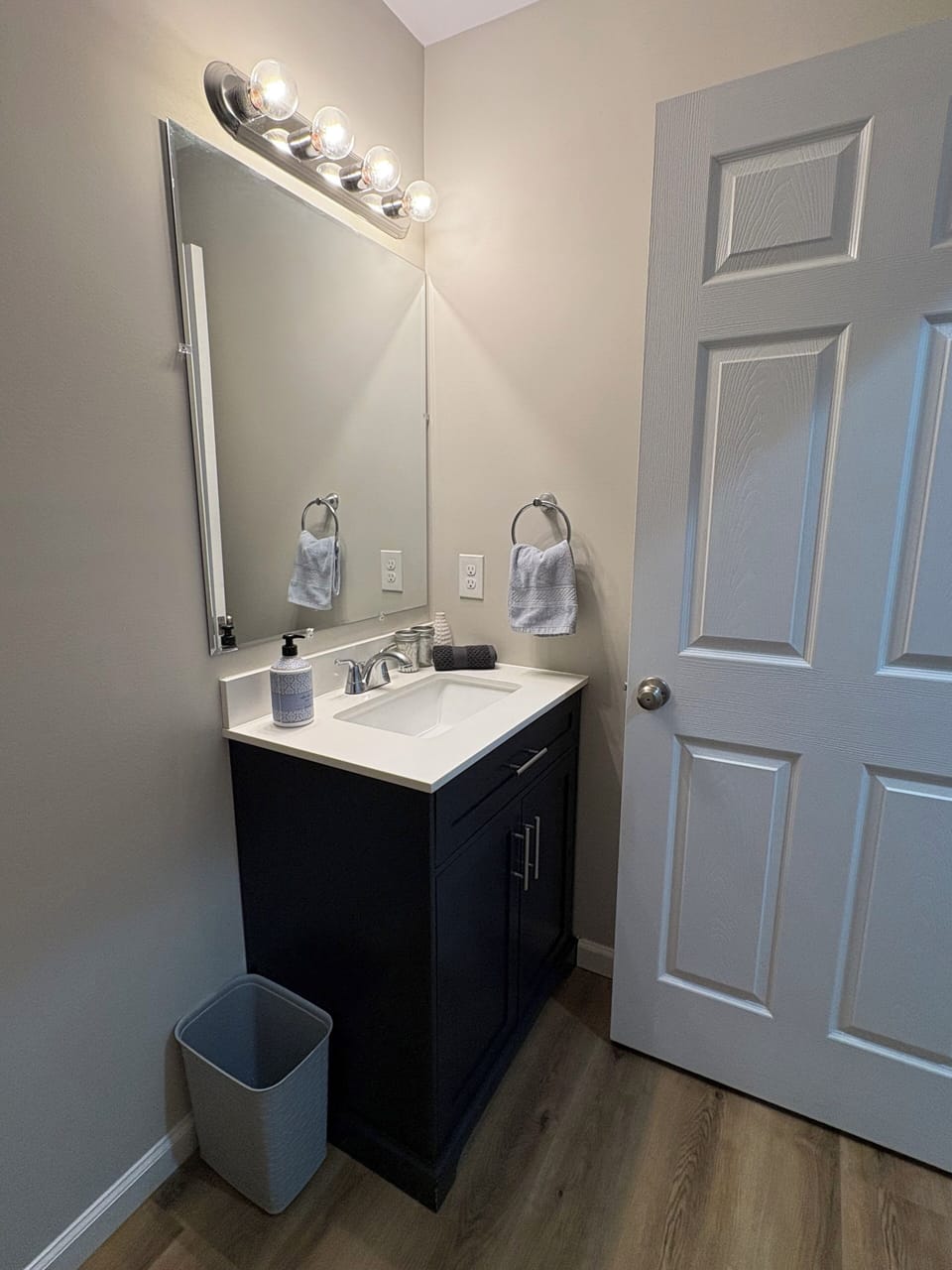 Basic House, Multiple Bedrooms, Non Smoking, Kitchen | Bathroom | Combined shower/tub, towels