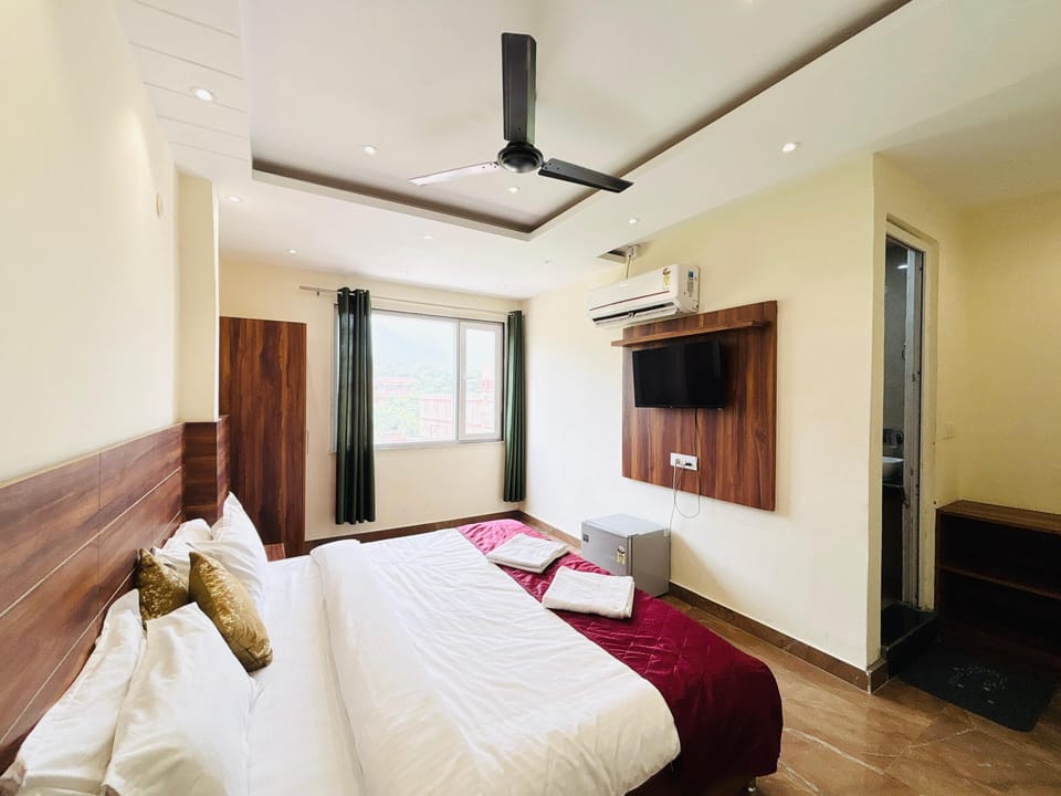 Premium Suite | Desk, soundproofing, free WiFi