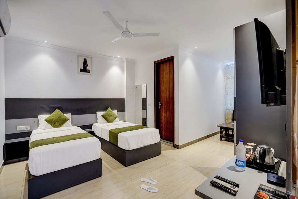 Premium bedding, pillowtop beds, free WiFi, bed sheets