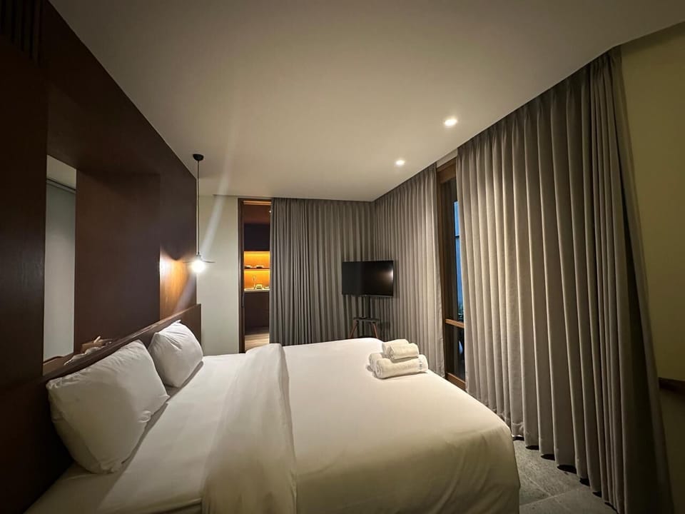 Superior Room, 1 Bedroom, Non Smoking, Balcony | Free WiFi, bed sheets