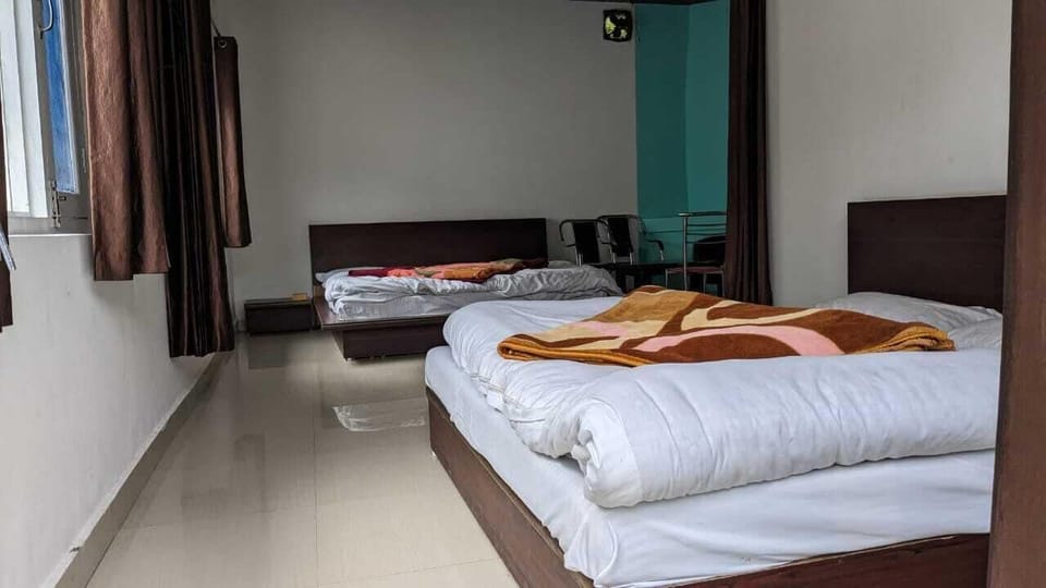 Quadruple Room | Rollaway beds, bed sheets